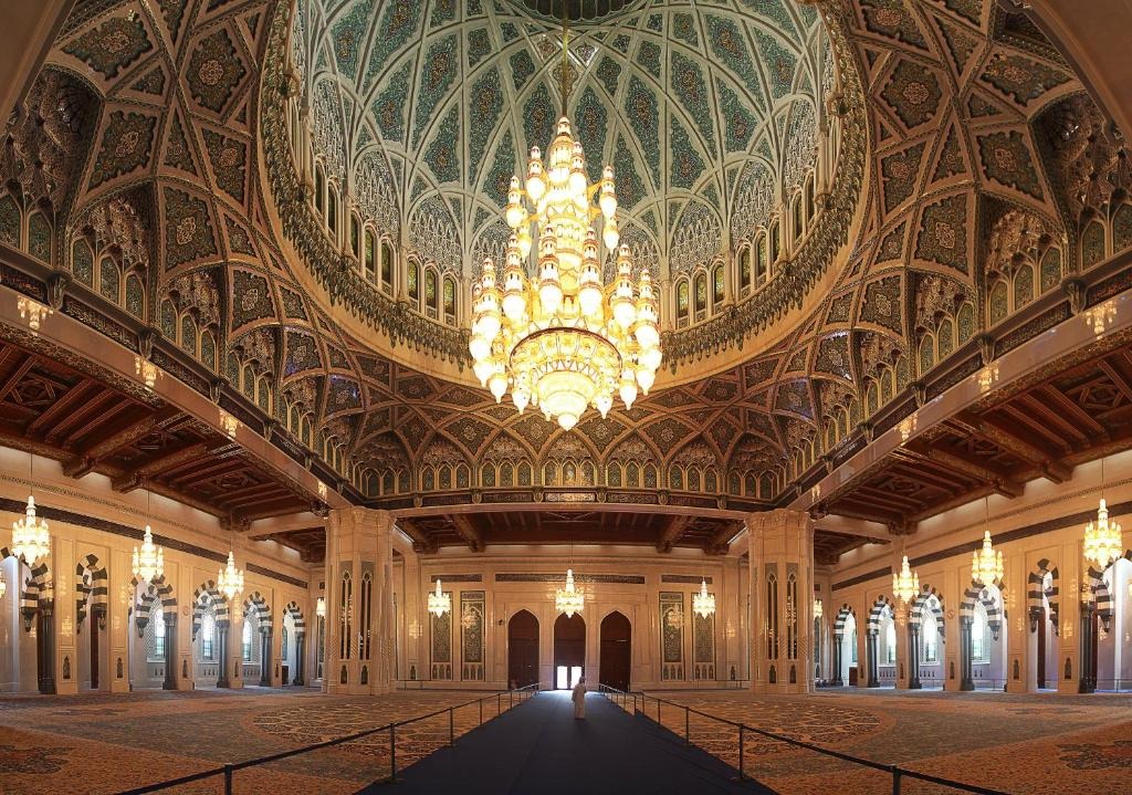 هتل هالیدی این